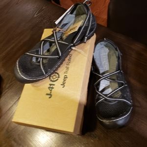 Jeep trail rated size 8